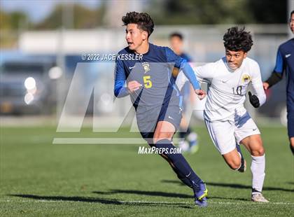 Thumbnail 3 in Birmingham vs. Chavez (CIF-LA Div-1 Semifinal) photogallery.