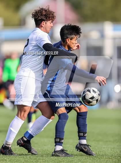 Thumbnail 2 in Birmingham vs. Chavez (CIF-LA Div-1 Semifinal) photogallery.