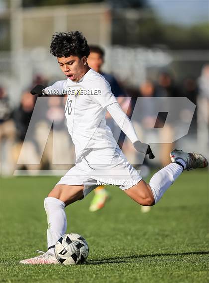 Thumbnail 2 in Birmingham vs. Chavez (CIF-LA Div-1 Semifinal) photogallery.