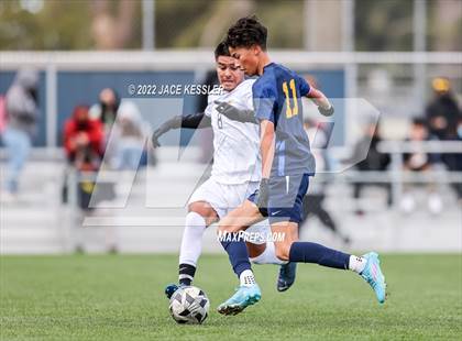 Thumbnail 3 in Birmingham vs. Chavez (CIF-LA Div-1 Semifinal) photogallery.