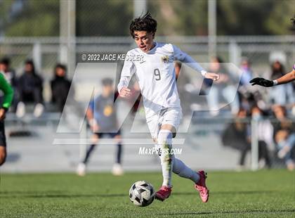 Thumbnail 3 in Birmingham vs. Chavez (CIF-LA Div-1 Semifinal) photogallery.