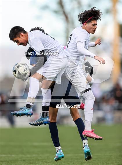 Thumbnail 2 in Birmingham vs. Chavez (CIF-LA Div-1 Semifinal) photogallery.