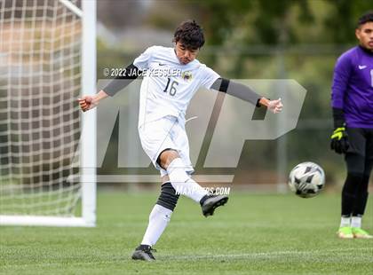 Thumbnail 3 in Birmingham vs. Chavez (CIF-LA Div-1 Semifinal) photogallery.