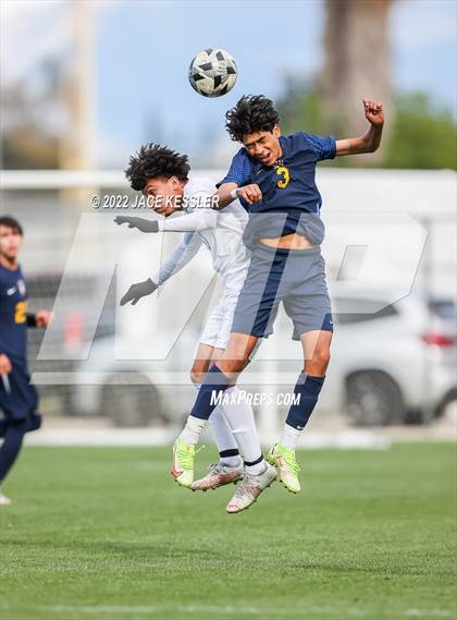 Thumbnail 1 in Birmingham vs. Chavez (CIF-LA Div-1 Semifinal) photogallery.