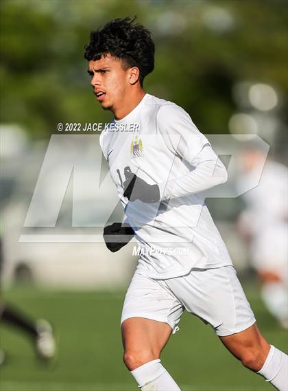 Thumbnail 3 in Birmingham vs. Chavez (CIF-LA Div-1 Semifinal) photogallery.