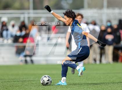Thumbnail 3 in Birmingham vs. Chavez (CIF-LA Div-1 Semifinal) photogallery.