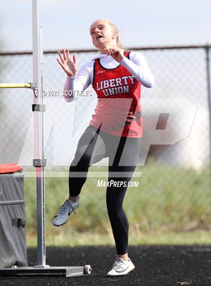 Thumbnail 2 in Logan Elm Invitational photogallery.