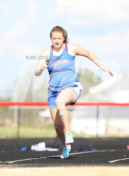 Thumbnail 2 in Logan Elm Invitational photogallery.