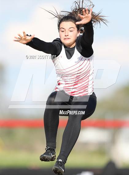 Thumbnail 1 in Logan Elm Invitational photogallery.