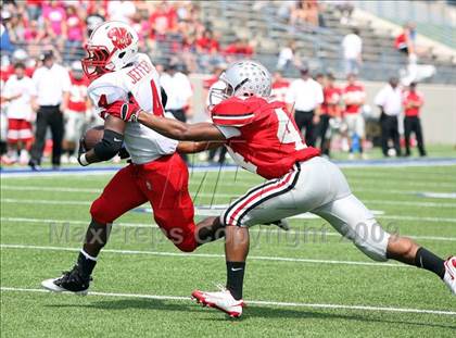 Thumbnail 3 in Katy vs. Marcus photogallery.