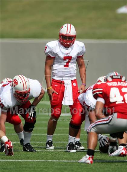 Thumbnail 2 in Katy vs. Marcus photogallery.