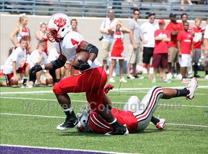 Thumbnail 2 in Katy vs. Marcus photogallery.