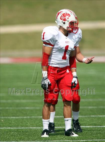 Thumbnail 2 in Katy vs. Marcus photogallery.