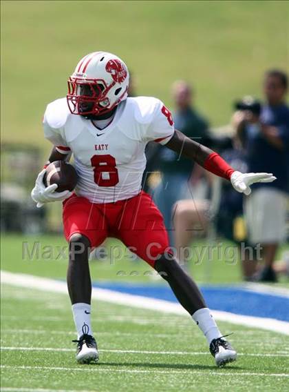 Thumbnail 3 in Katy vs. Marcus photogallery.