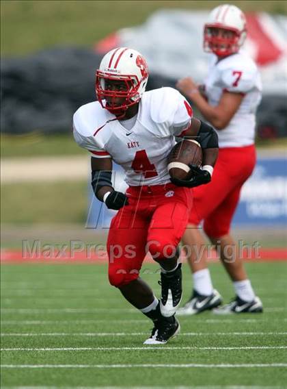 Thumbnail 3 in Katy vs. Marcus photogallery.
