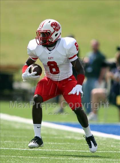 Thumbnail 2 in Katy vs. Marcus photogallery.