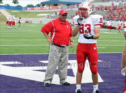 Thumbnail 2 in Katy vs. Marcus photogallery.