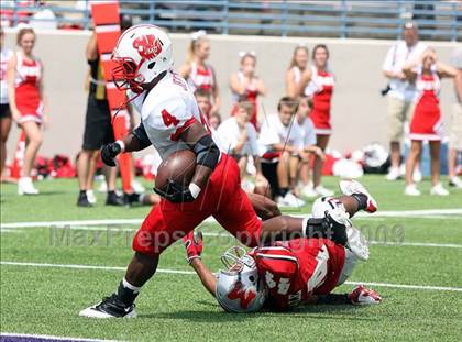 Thumbnail 3 in Katy vs. Marcus photogallery.