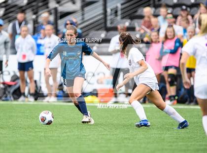 Thumbnail 3 in Evergreen vs. Holy Family (CHSAA 4A State Championship) photogallery.