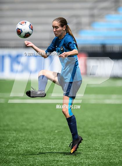 Thumbnail 2 in Evergreen vs. Holy Family (CHSAA 4A State Championship) photogallery.