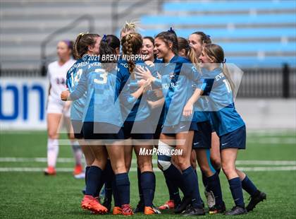 Thumbnail 3 in Evergreen vs. Holy Family (CHSAA 4A State Championship) photogallery.