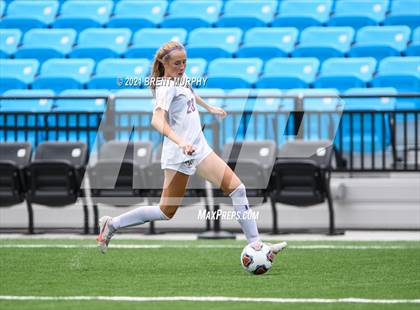 Thumbnail 1 in Evergreen vs. Holy Family (CHSAA 4A State Championship) photogallery.