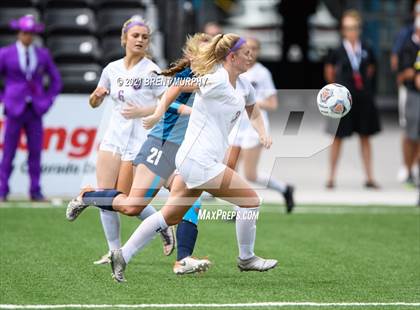 Thumbnail 1 in Evergreen vs. Holy Family (CHSAA 4A State Championship) photogallery.