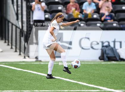 Thumbnail 2 in Evergreen vs. Holy Family (CHSAA 4A State Championship) photogallery.