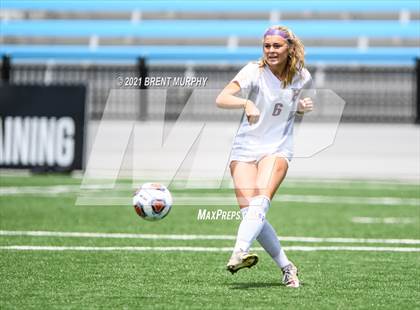 Thumbnail 3 in Evergreen vs. Holy Family (CHSAA 4A State Championship) photogallery.