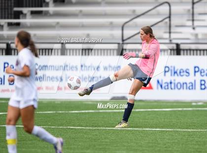 Thumbnail 3 in Evergreen vs. Holy Family (CHSAA 4A State Championship) photogallery.
