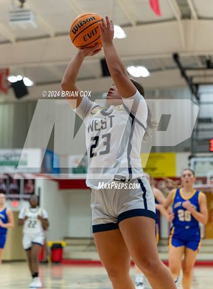 Thumbnail 2 in Mountain Home vs Bentonville West (Billy Ply Classic) photogallery.