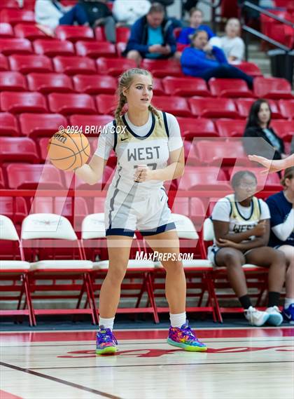 Thumbnail 2 in Mountain Home vs Bentonville West (Billy Ply Classic) photogallery.