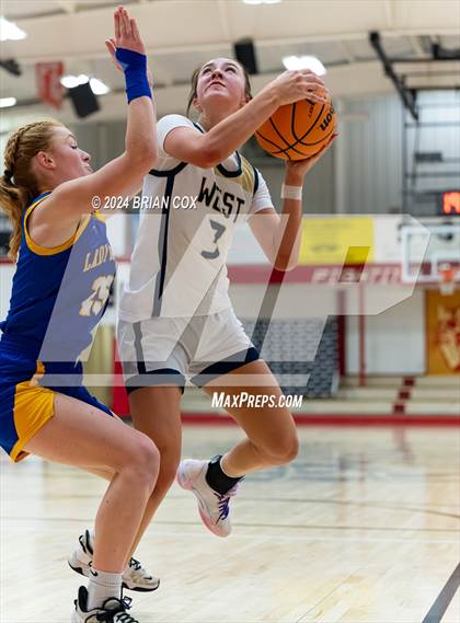 Thumbnail 2 in Mountain Home vs Bentonville West (Billy Ply Classic) photogallery.