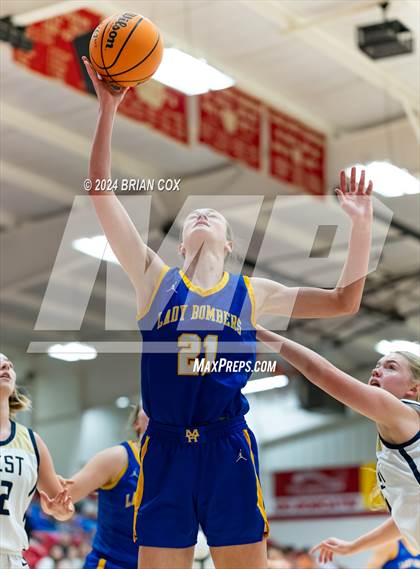 Thumbnail 1 in Mountain Home vs Bentonville West (Billy Ply Classic) photogallery.