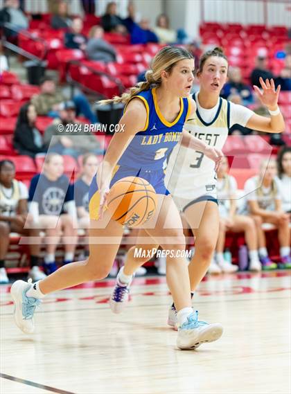 Thumbnail 3 in Mountain Home vs Bentonville West (Billy Ply Classic) photogallery.