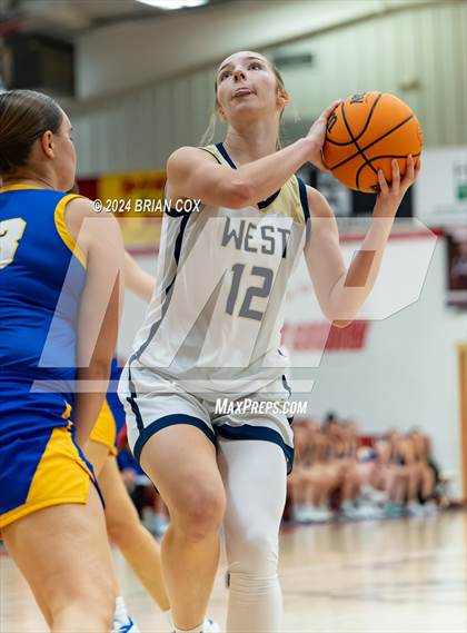 Thumbnail 3 in Mountain Home vs Bentonville West (Billy Ply Classic) photogallery.