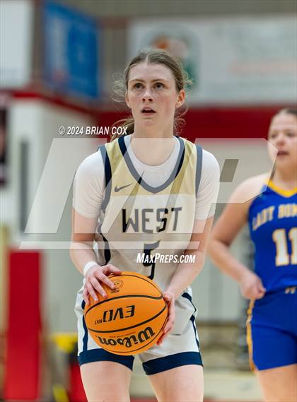 Thumbnail 2 in Mountain Home vs Bentonville West (Billy Ply Classic) photogallery.