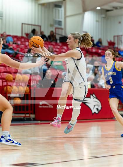 Thumbnail 3 in Mountain Home vs Bentonville West (Billy Ply Classic) photogallery.
