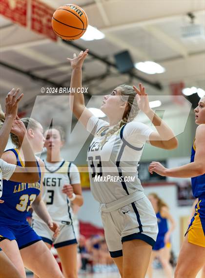 Thumbnail 3 in Mountain Home vs Bentonville West (Billy Ply Classic) photogallery.