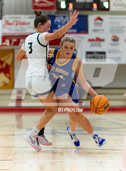Thumbnail 3 in Mountain Home vs Bentonville West (Billy Ply Classic) photogallery.