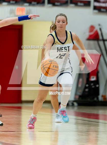 Thumbnail 3 in Mountain Home vs Bentonville West (Billy Ply Classic) photogallery.