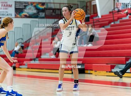 Thumbnail 1 in Mountain Home vs Bentonville West (Billy Ply Classic) photogallery.