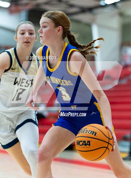 Thumbnail 2 in Mountain Home vs Bentonville West (Billy Ply Classic) photogallery.