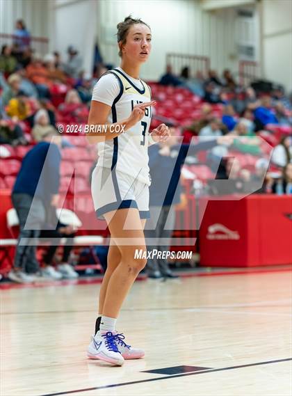 Thumbnail 1 in Mountain Home vs Bentonville West (Billy Ply Classic) photogallery.