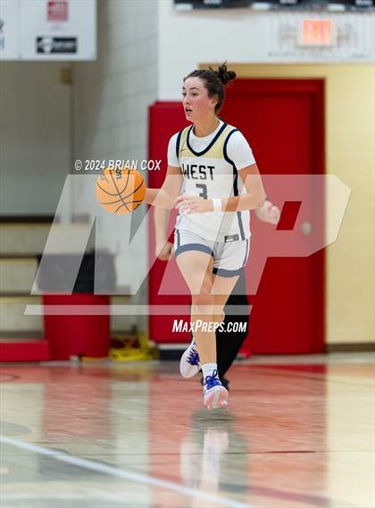 Thumbnail 1 in Mountain Home vs Bentonville West (Billy Ply Classic) photogallery.