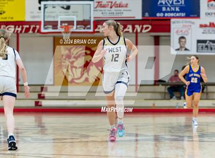 Thumbnail 2 in Mountain Home vs Bentonville West (Billy Ply Classic) photogallery.