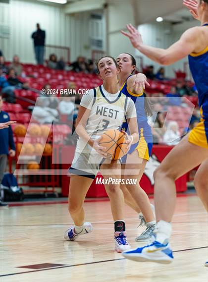 Thumbnail 2 in Mountain Home vs Bentonville West (Billy Ply Classic) photogallery.