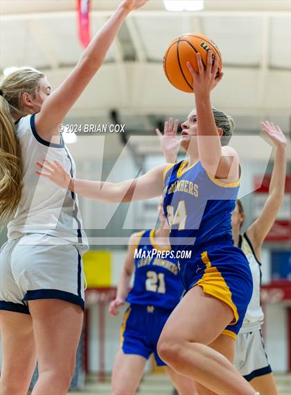 Thumbnail 2 in Mountain Home vs Bentonville West (Billy Ply Classic) photogallery.