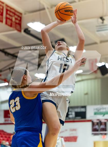 Thumbnail 2 in Mountain Home vs Bentonville West (Billy Ply Classic) photogallery.
