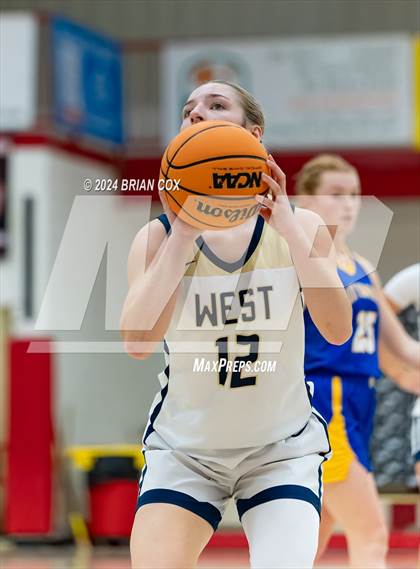 Thumbnail 3 in Mountain Home vs Bentonville West (Billy Ply Classic) photogallery.